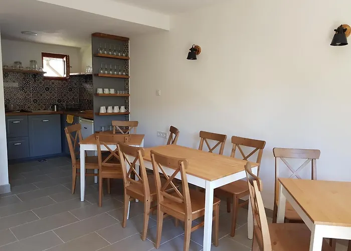 Elo Tisza Vendeghaz 3*